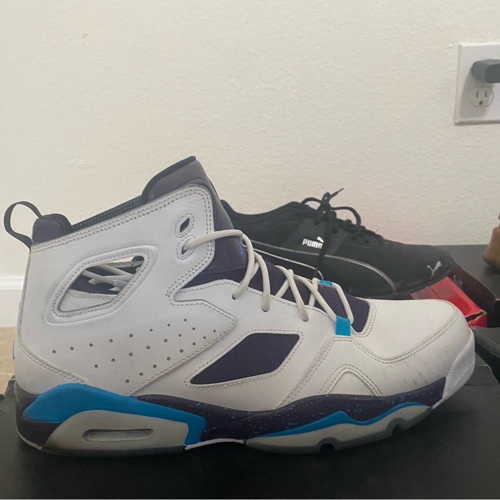 Coach Hoodie, Coach Polo, Jordan Flights, Jordan 10s, Puma, Coach Tennis Shoes - Picture 2 of 12